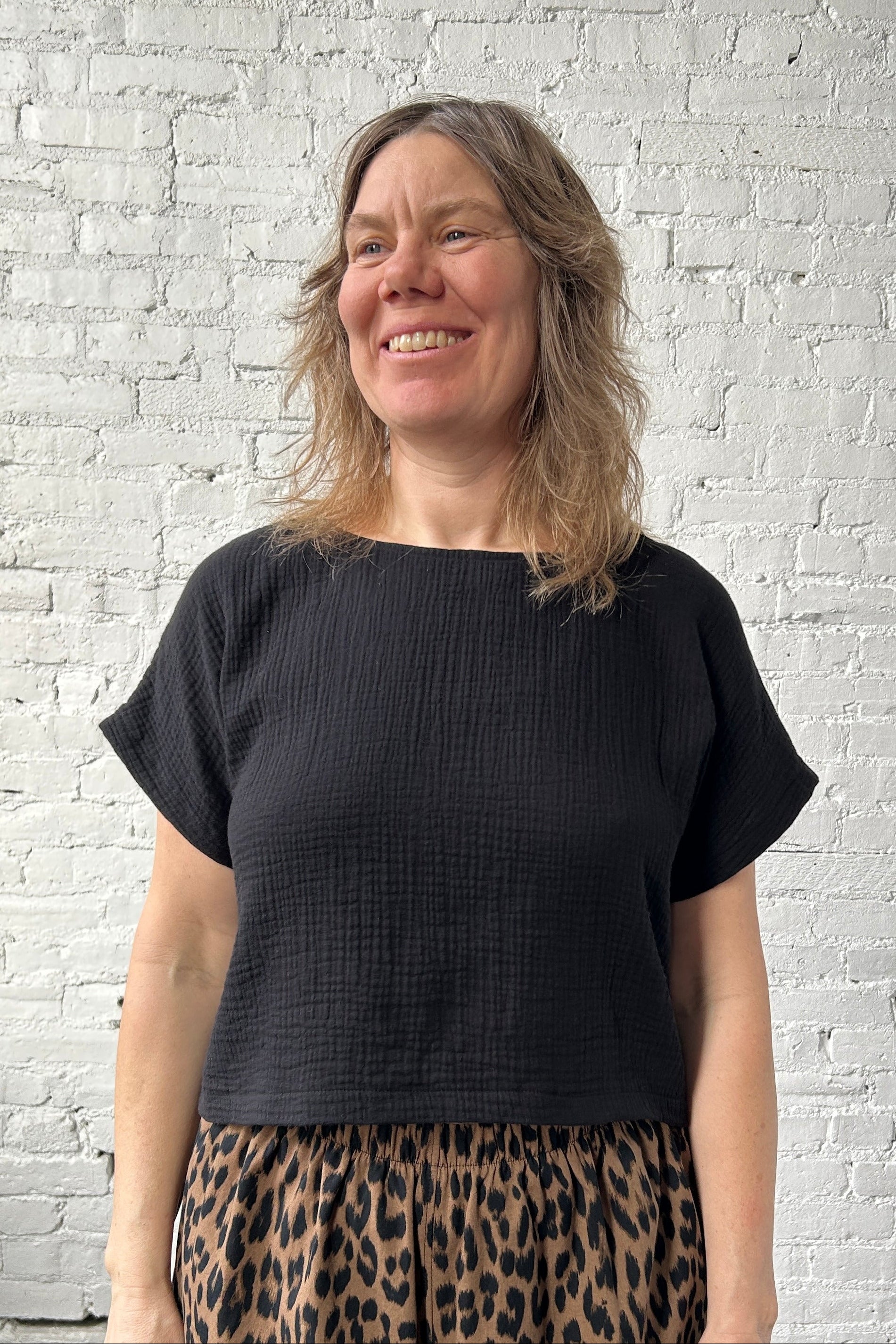 Cropped Saskia Top - Black