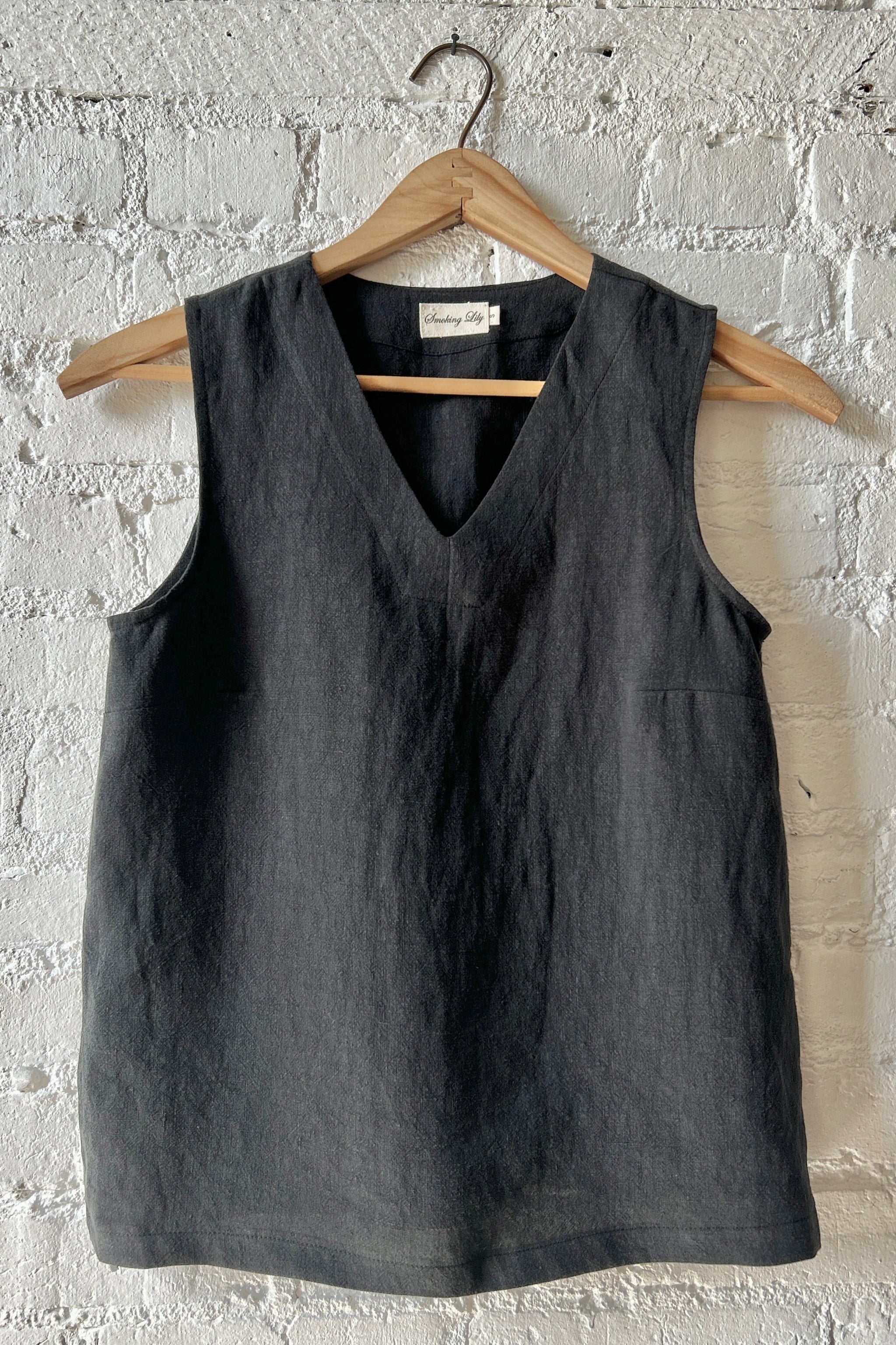 V-Neck Tank Black