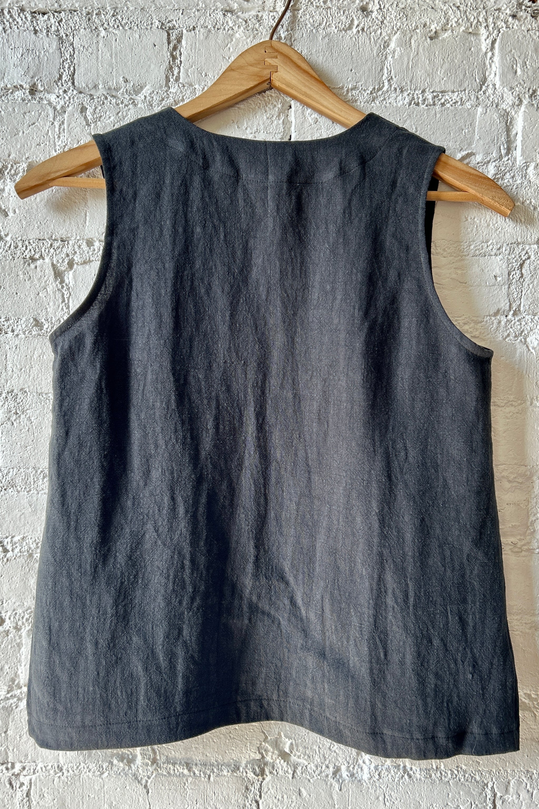V-Neck Tank Black