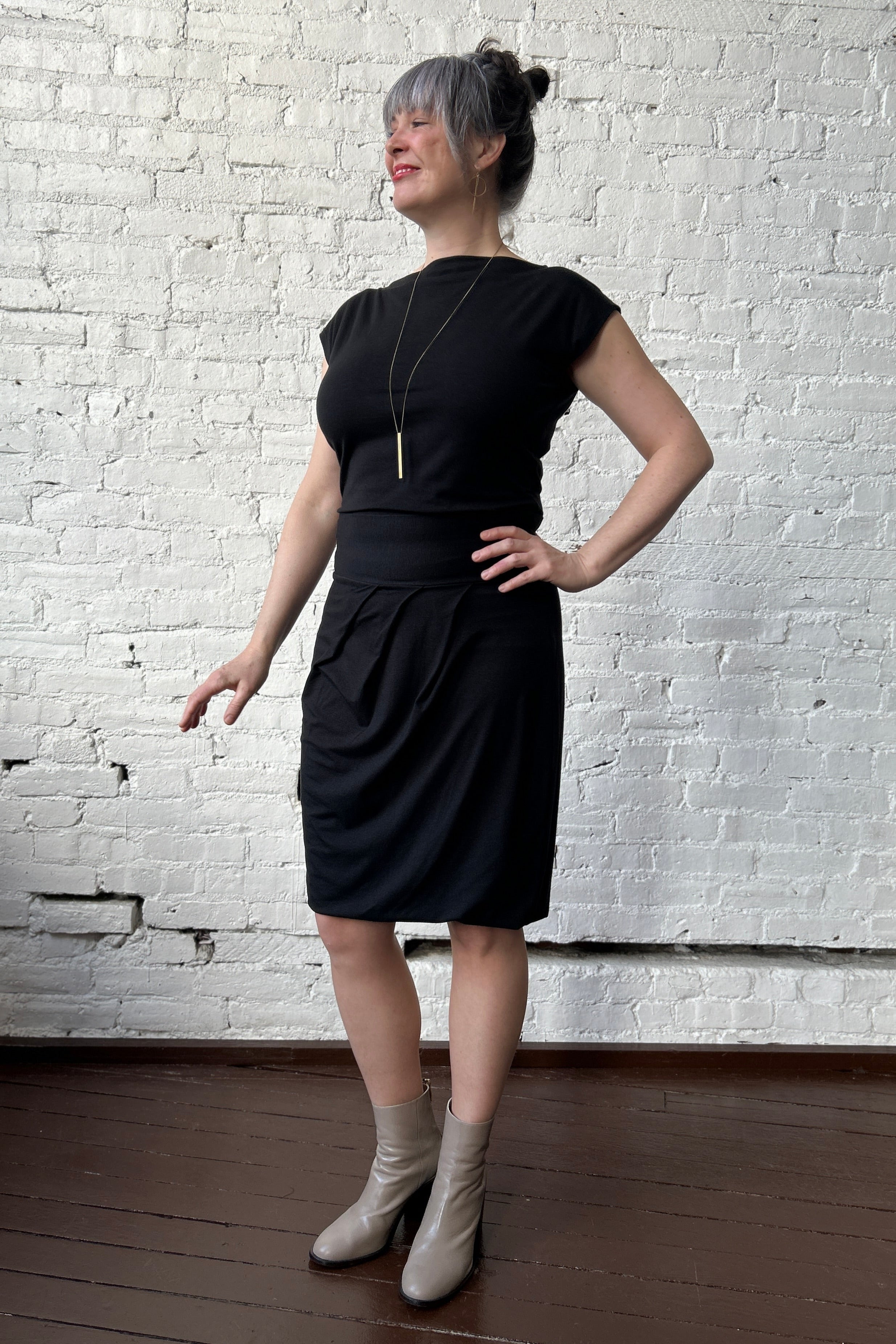 The Pirouette - Black Unprinted
