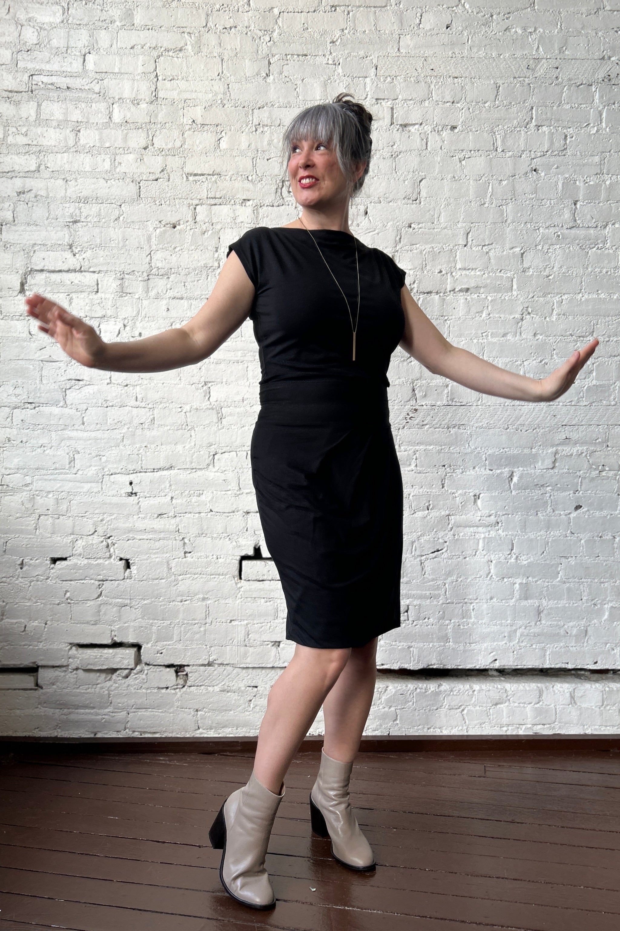 The Pirouette - Black Unprinted