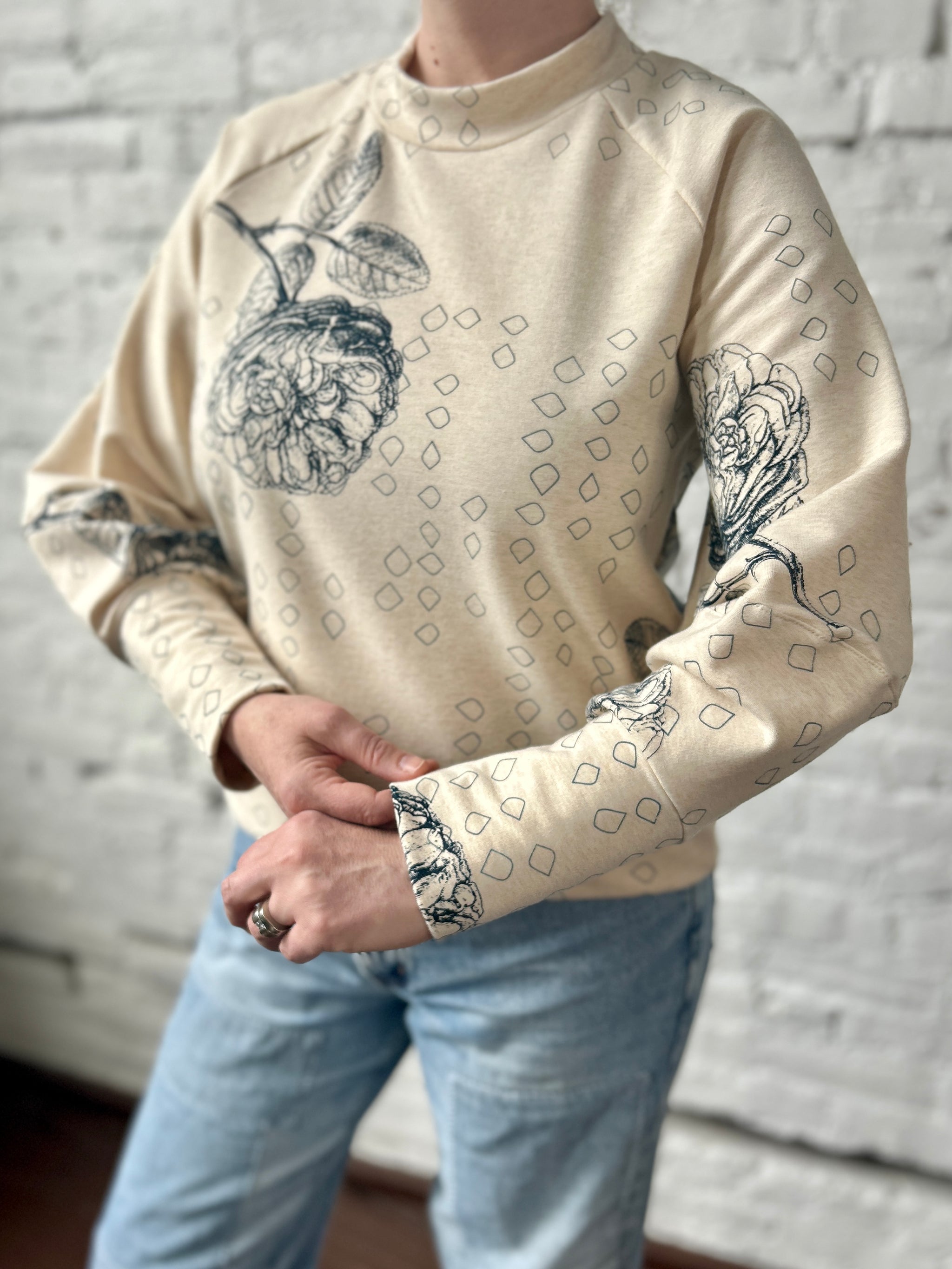 Final Sale Fundra Sweatshirt - Almond