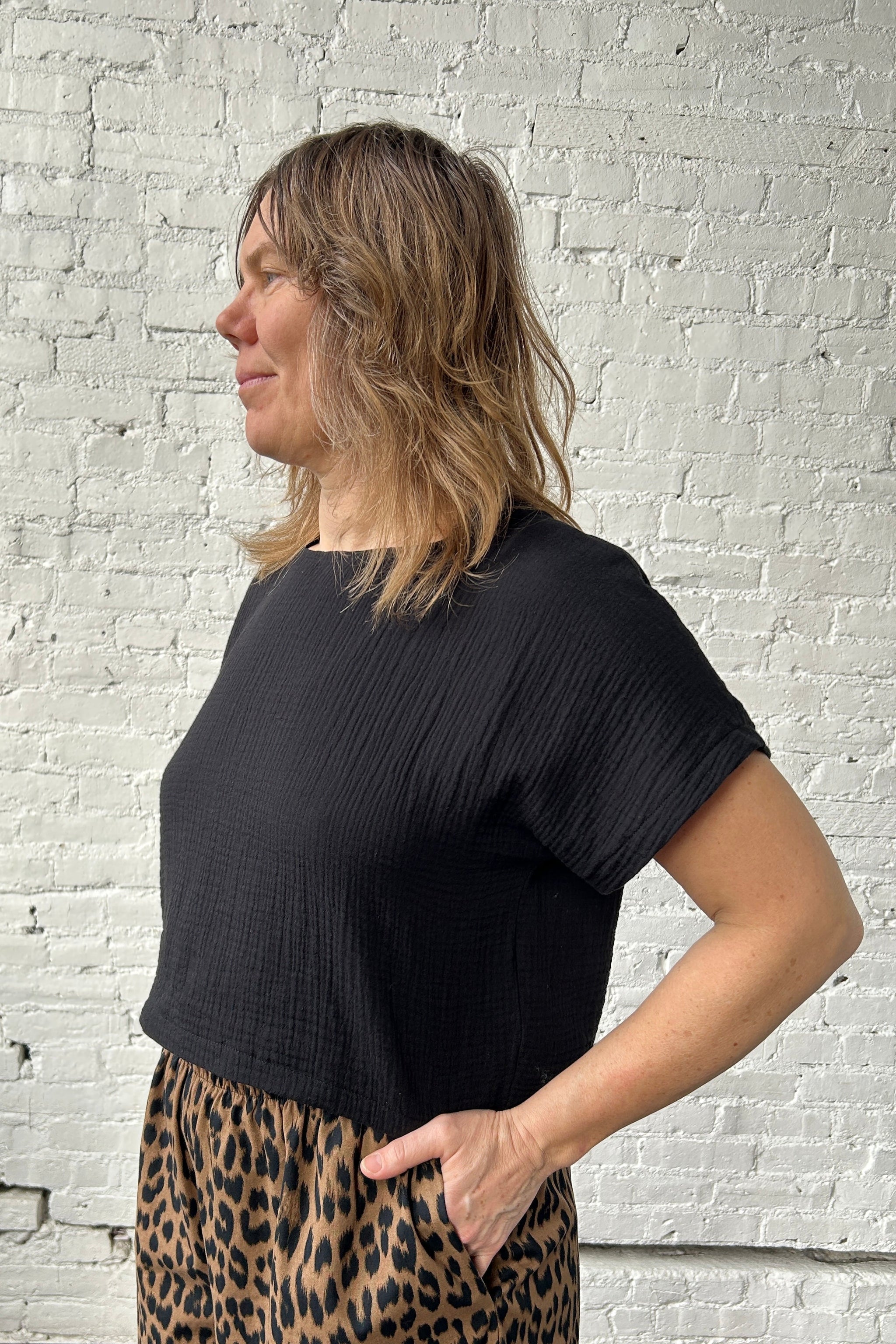 Cropped Saskia Top - Black