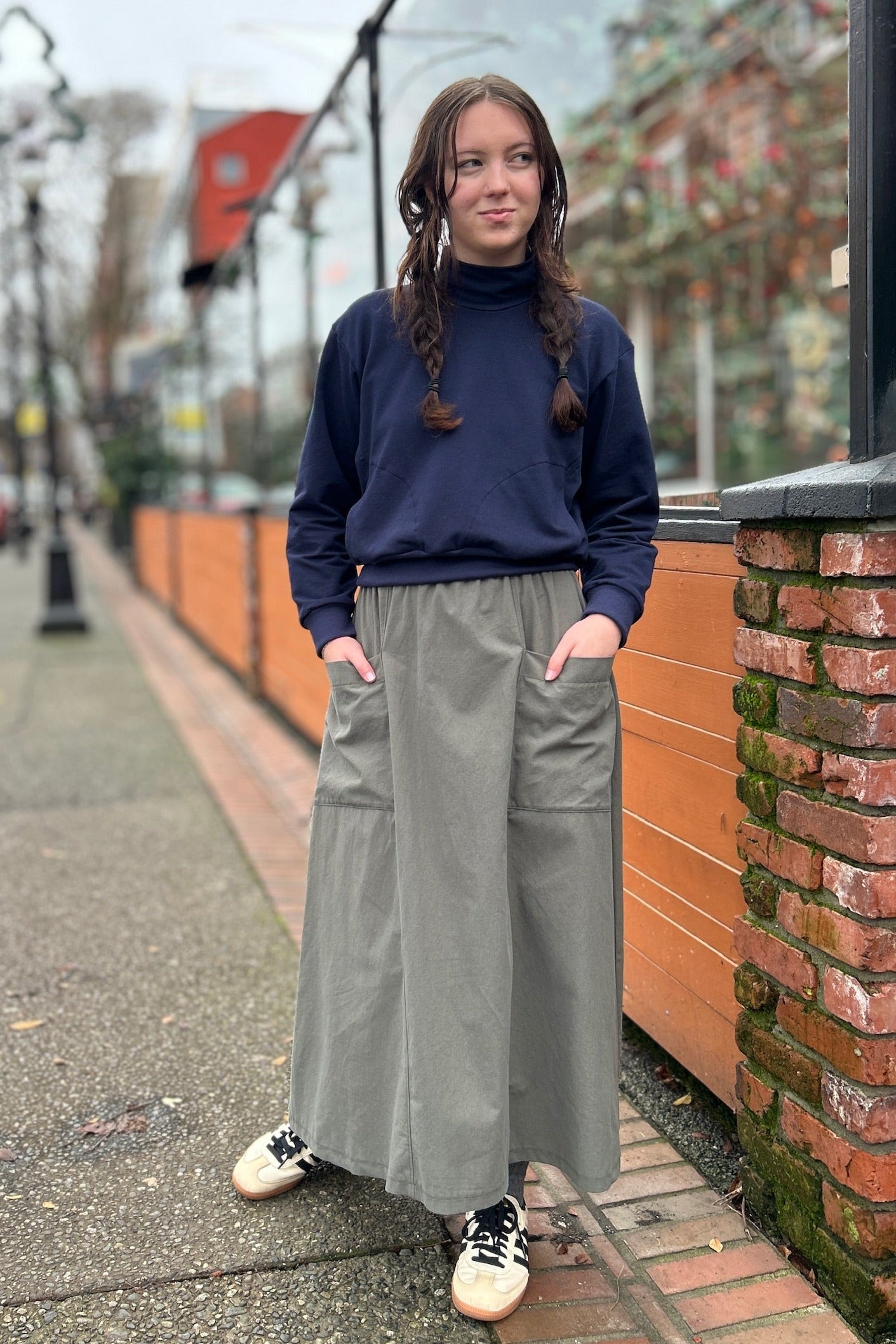 Olivia Sweatshirt - Navy