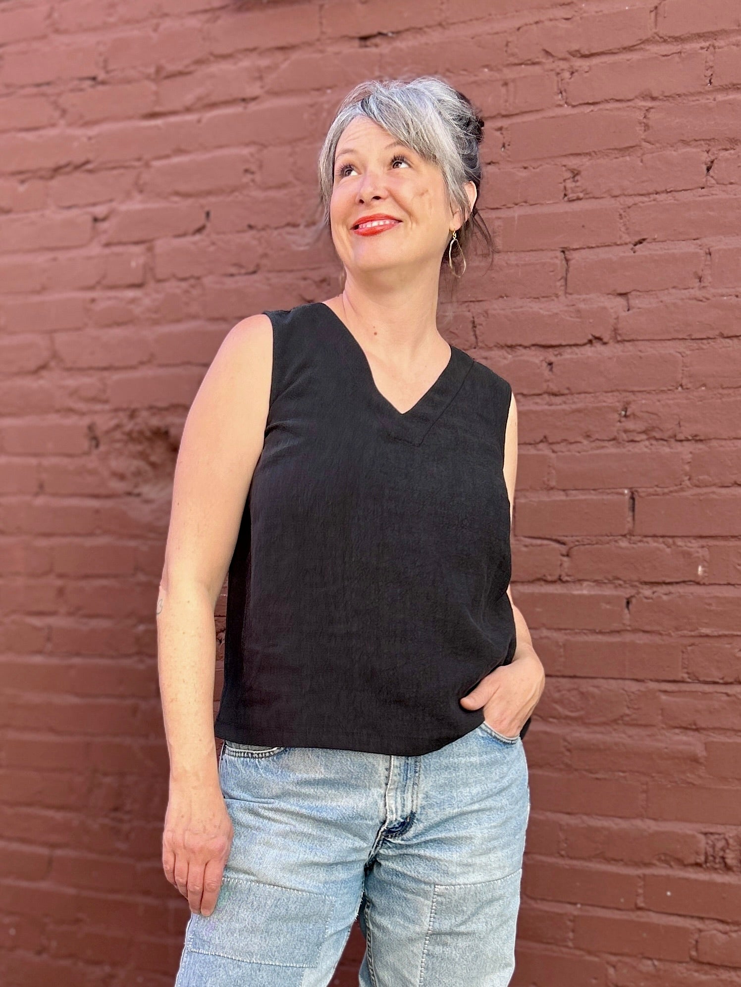 V-Neck Tank Black
